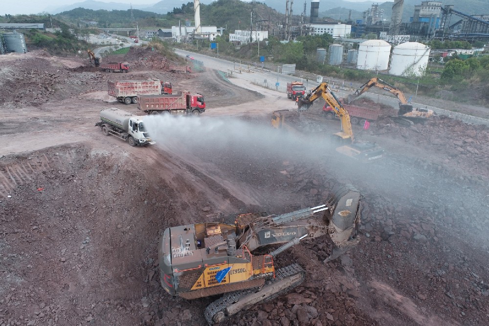 不停工、不斷檔，假期建設(shè)忙！