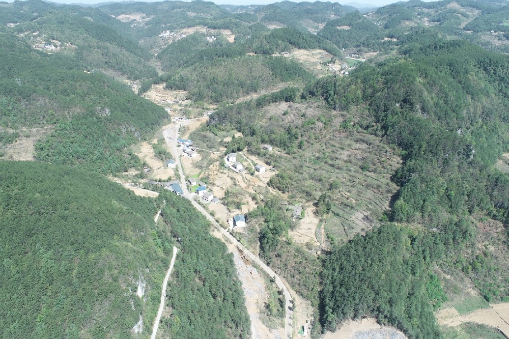 路愈寬，景愈明，可待漫慢行——朝天區(qū)曾家鎮(zhèn)（曾家場(chǎng)鎮(zhèn)至榮樂(lè)養(yǎng)生谷）段道路改建工程建設(shè)側(cè)記